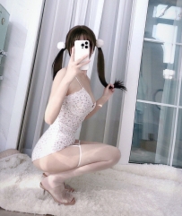 可可  158/44/C/20歲  鄰家小女孩風格  清純對性愛卻充滿好奇   常常自慰   長大以後
