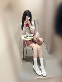 ?名前：綿兎（わたうさ）  ?スペック：152cm / 38kg / C杯 / 19歲